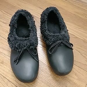 Fuzzy Lined Black Crocs